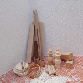 Drechslerwerkstatt, Holzteile zur Deko, Miniatur im Maßstab 1zu12