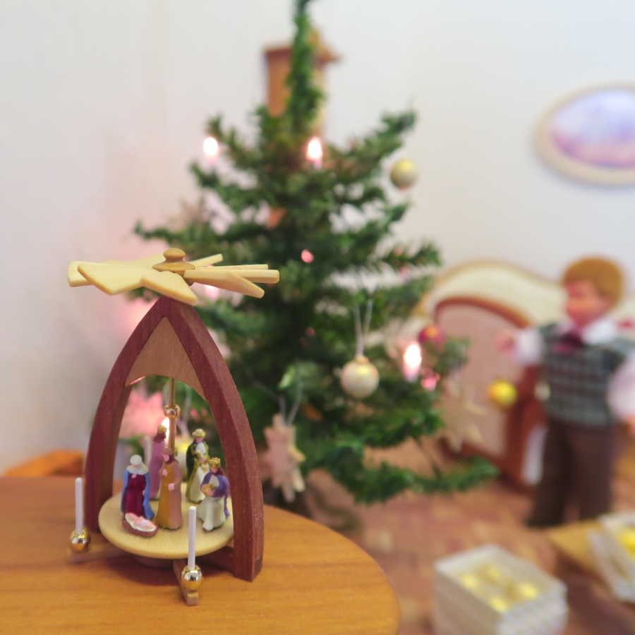 Weihnachtspyramide in Miniatur